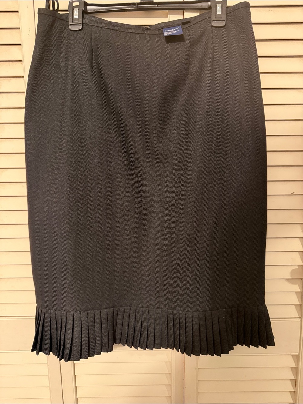 Evan Picone Black Pleated-Hem Pencil Skirt